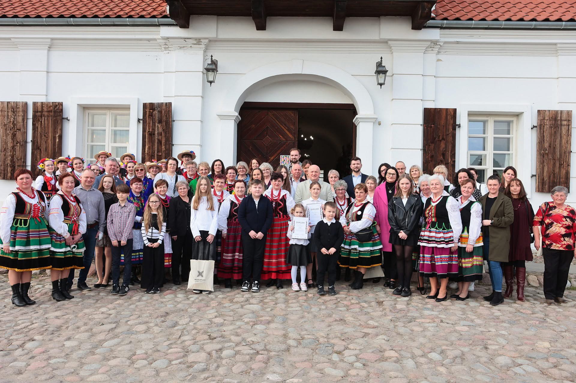 🎶 Dziś z ludową nutą w sercu! 🌿🥚 – Muzeum Wsi Lubelskiej
